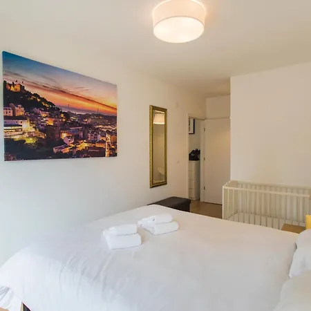 - Entrecampos Apartman Lisboa